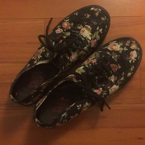 Black floral Vans